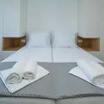 Luka\'S Lodge Guesthouse & Hostel